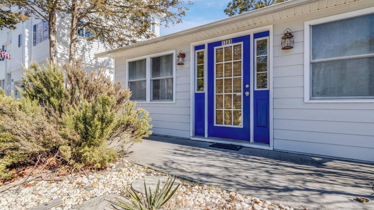 Seabreeze House | Charming Ocean Block Cottage in Dewey Beach- 2BR, Bunk Room, & Walk to Nightlife