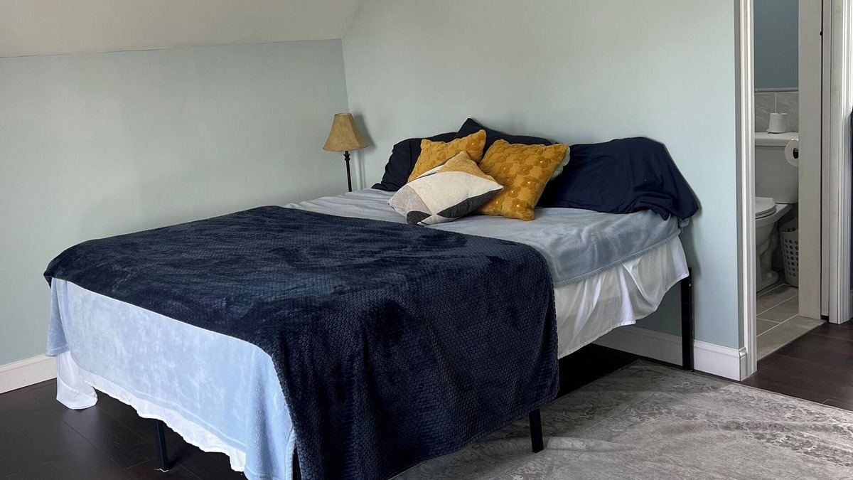 Fairhaven Cottage | Charming ocean view cottage with AC in Fairhaven - 2 bedrooms available