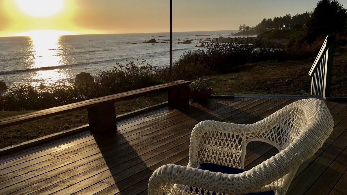 Brookings House | Charming Oceanfront Cottage; Stunning Ocean Views, Hot Tub & Nearby Beach Access