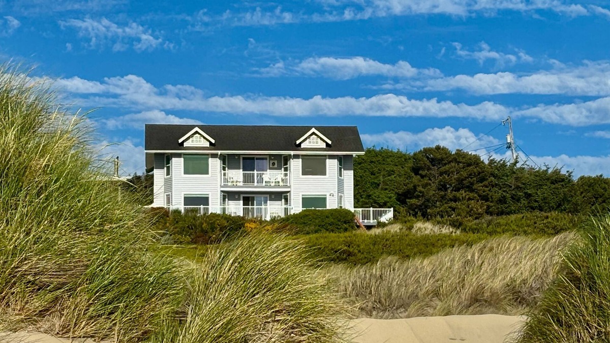 Florence House | Charming Oceanfront Home with WiFi - Secluded, Yet Close to Town