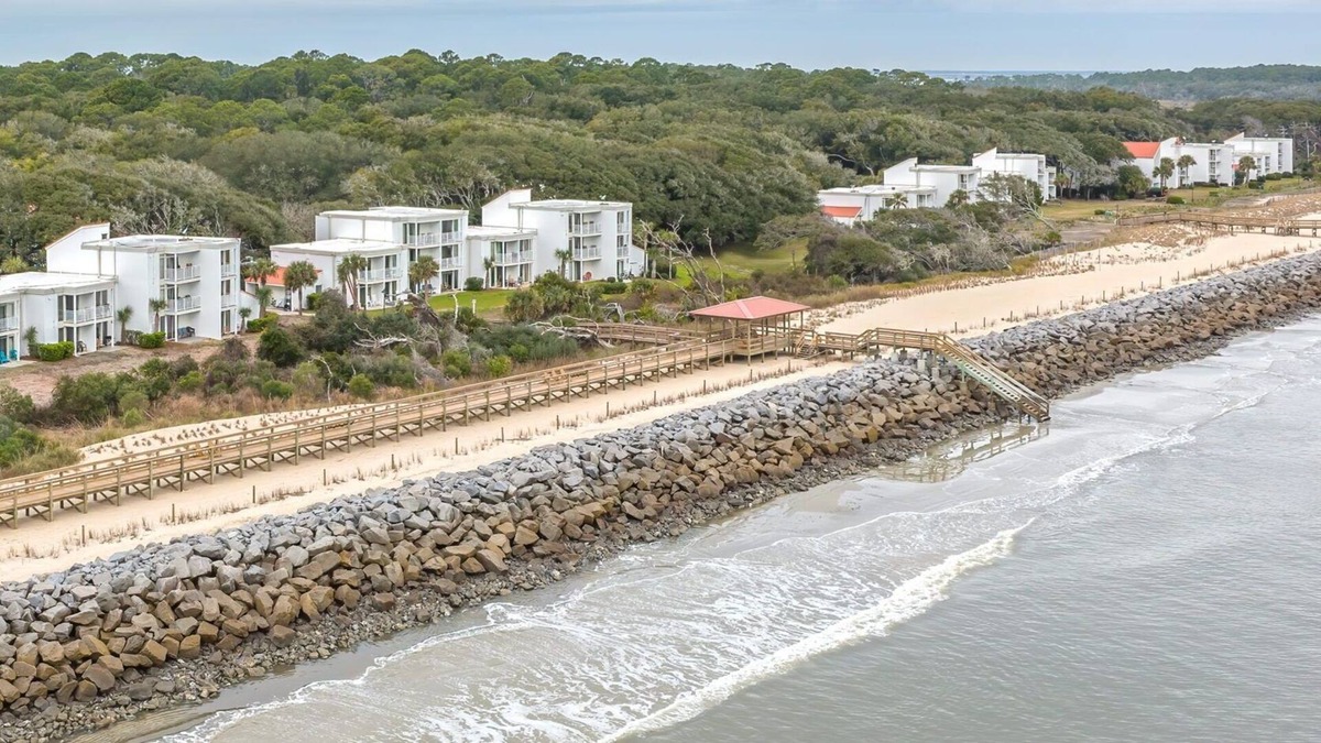 Jekyll Island Villa | Charming Oceanside 2Br. Villa, Only steps to the Beach, Villas by the Sea Resort