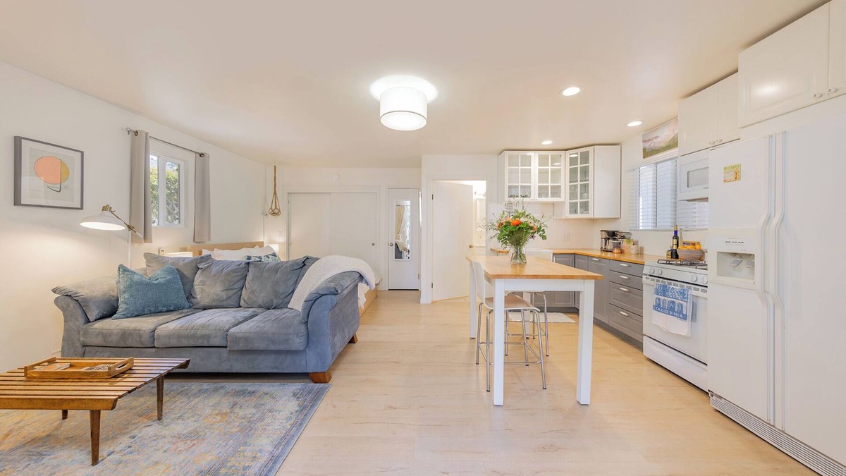 Meiners Oaks House | Charming Ojai bungalow in great location with mountain views!