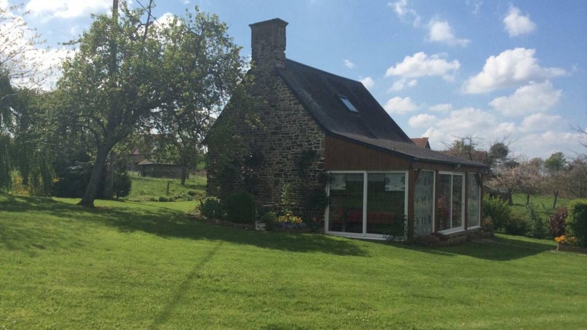 Cerisy-Belle-Etoile Cottage | Charming old house with WIFI and pets allowed