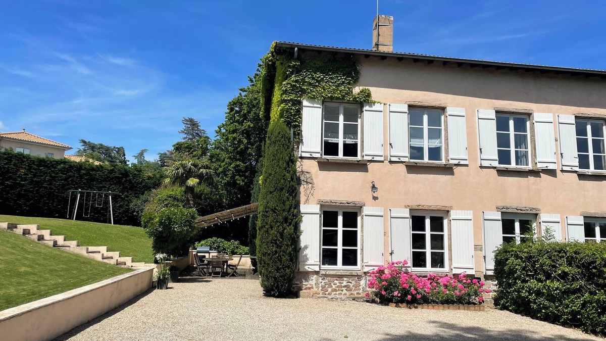 Dommartin House | Charming old house, renovated contemporary, 250 m2, with magnificent swimming pool