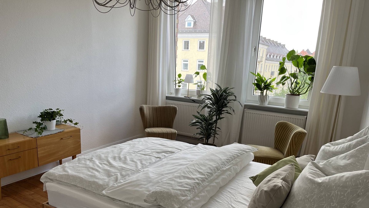 Kassel Condo | Charming old-style apartment with south-facing balcony in a popular residential area