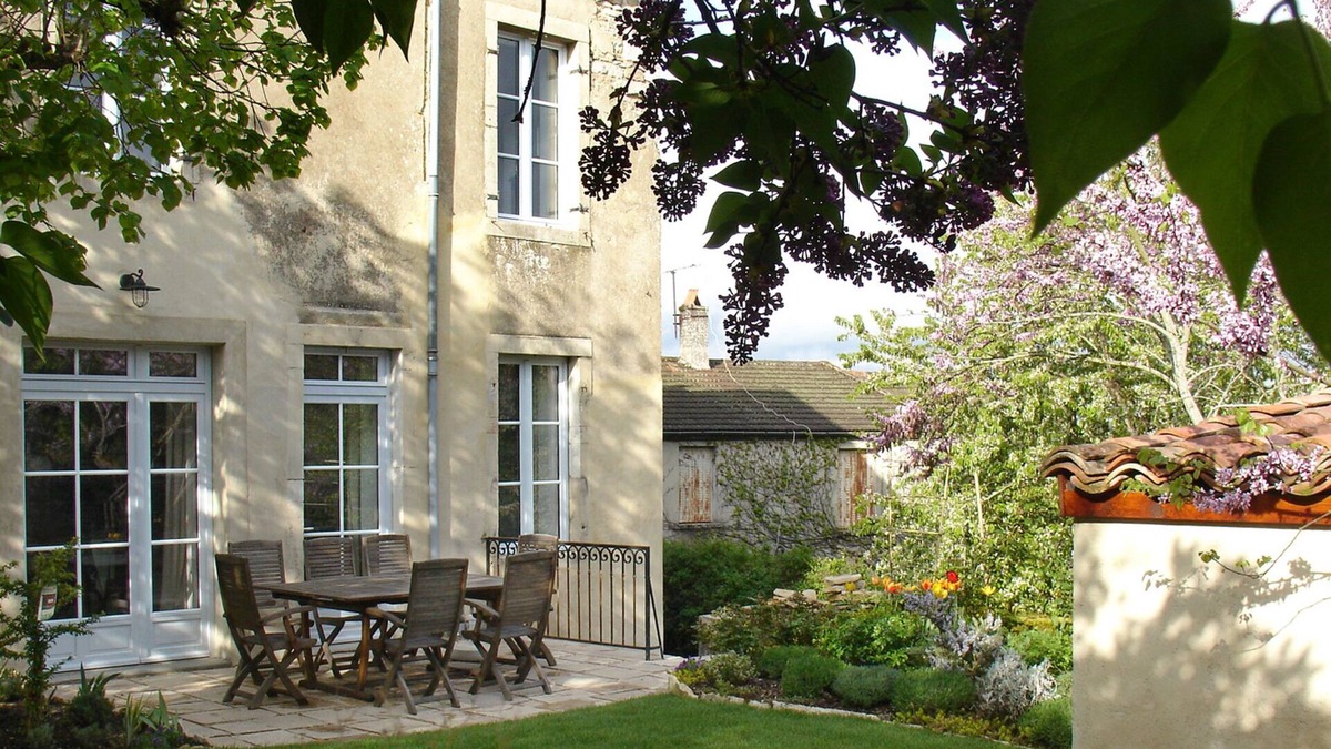 Saint-Romain House | Charming old wine house in a charming wine village 11 km from Beaune