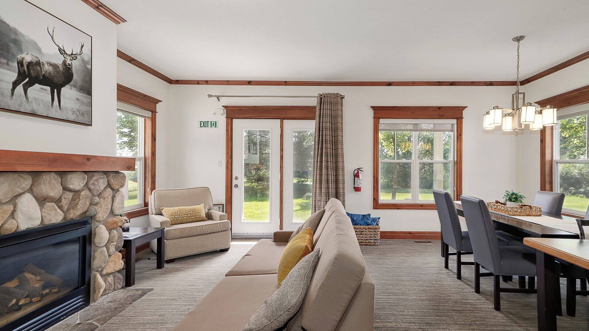 The Blue Mountains Ski Chalet | Charming One Bedroom at Snowbridge- Blue Mountain