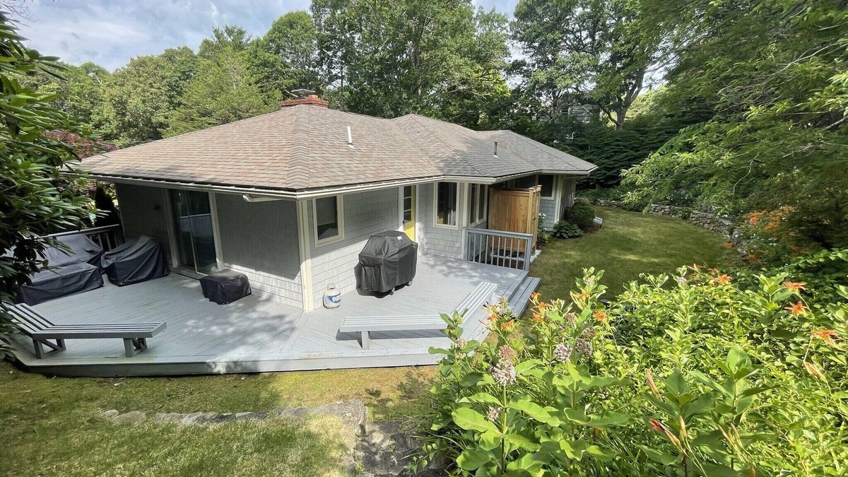 Osterville House | Charming Osterville Getaway – Walk to Village & Beach!