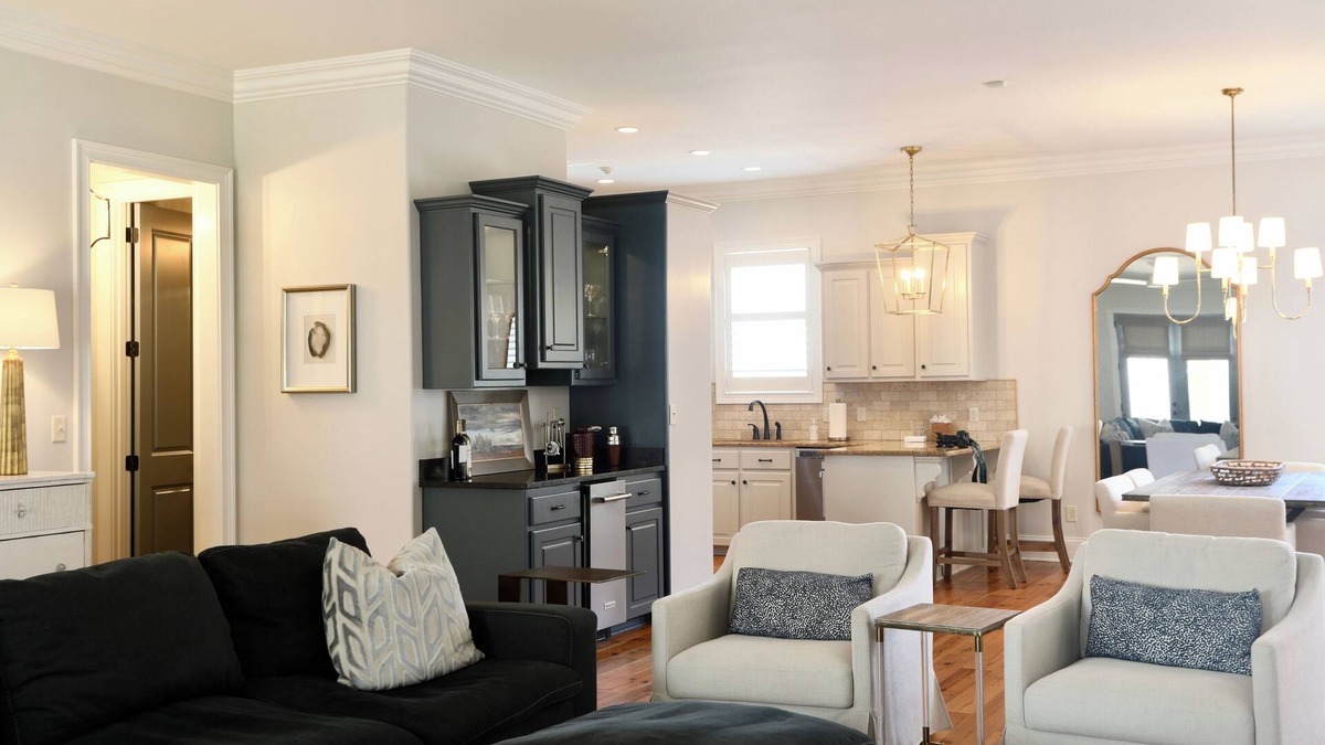 Oxford House | Charming Oxford Townhome - Minutes to Ole Miss and The Square! Sleeps 1-10