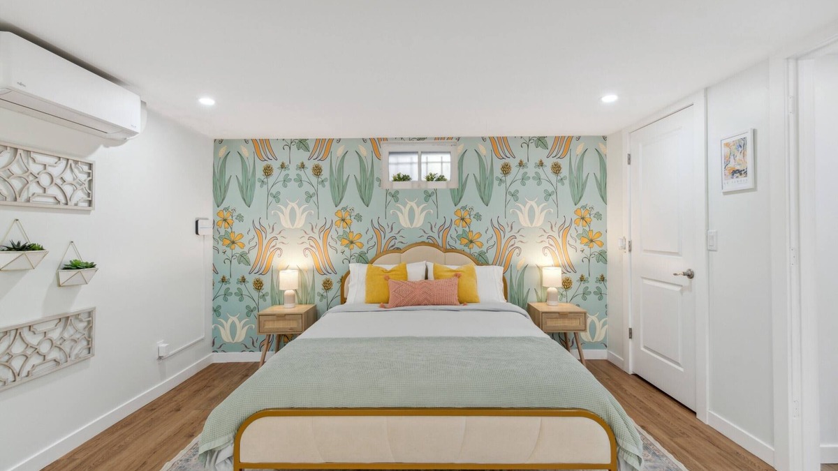 Alamo Placita Apartment | Charming Parisian studio in Denver, Colorado