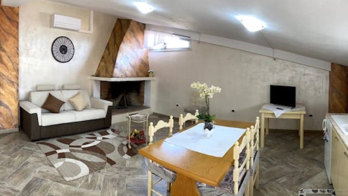 Nulvi Apartment | Charming penthouse in hamlet near the sea