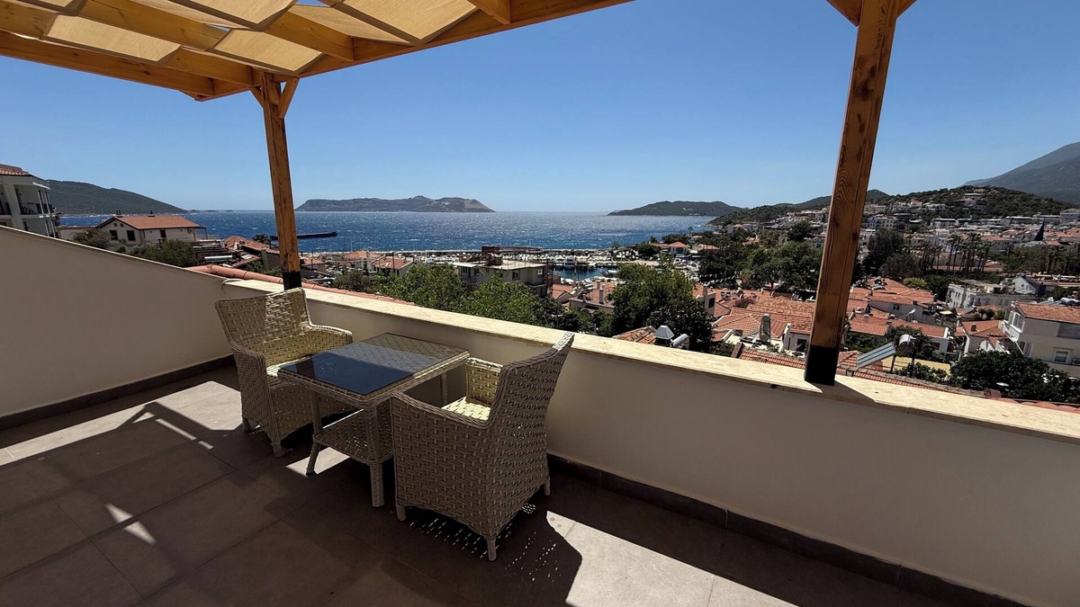 Kas Apartment | Charming penthouse with terrace with AC in Kas