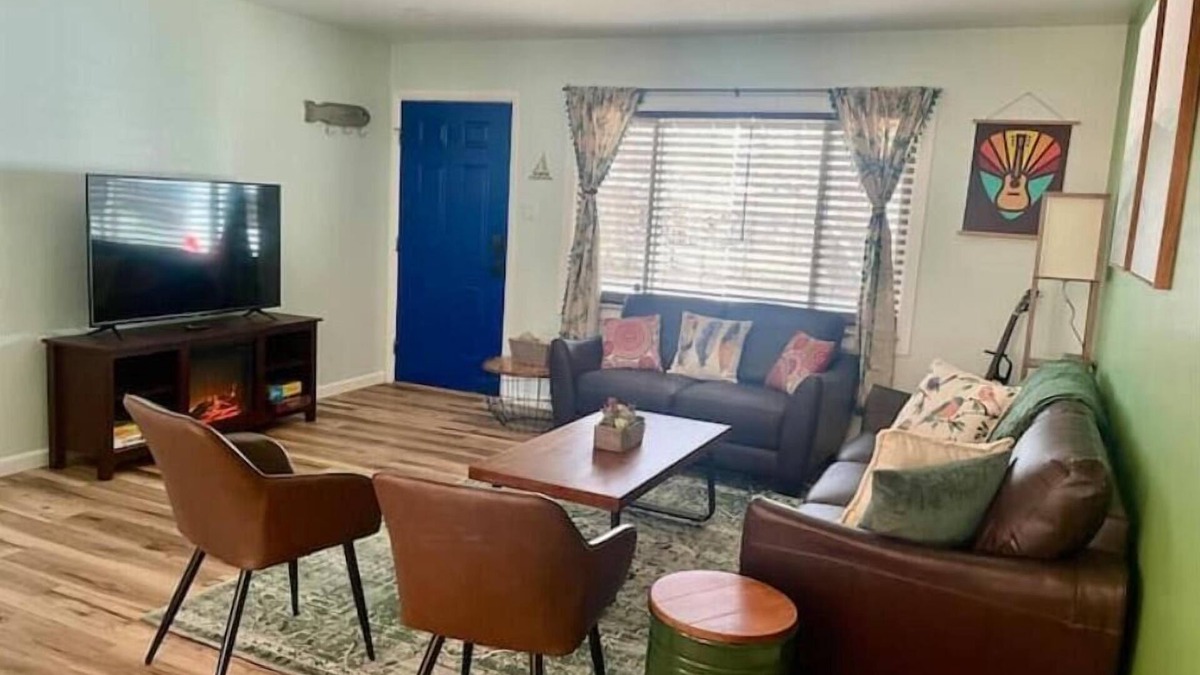 Alta Vista Area House | Charming Pet and family-friendly centrally located home in Arvada.