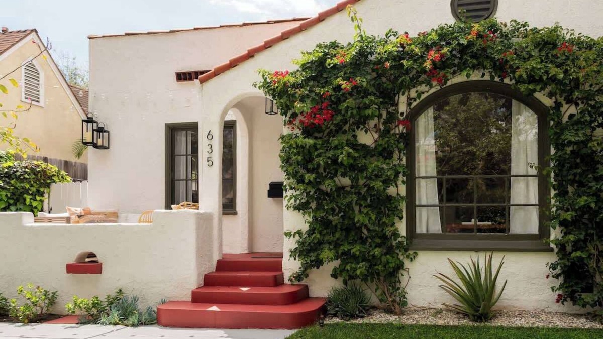 Greater Wilshire - Hancock Park House | Charming Pet Friendly Casa in the heart of LA