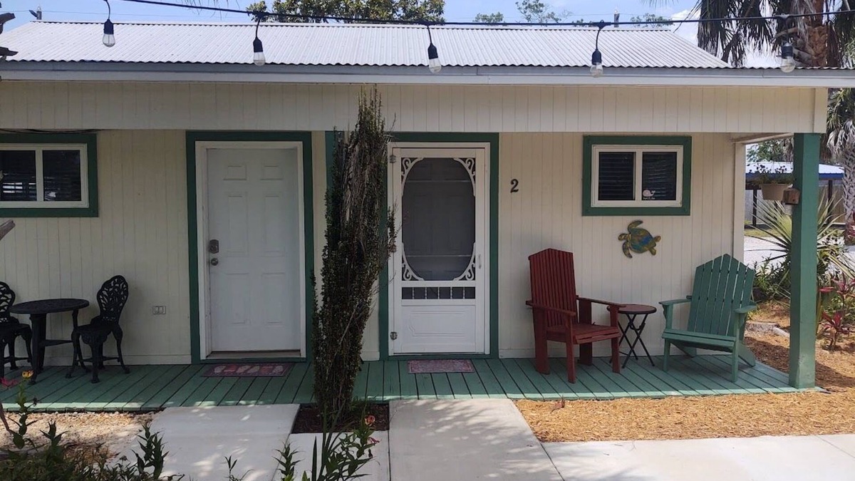Port St. Joe Cottage | Charming pet friendly cottage in downtown Port St Joe