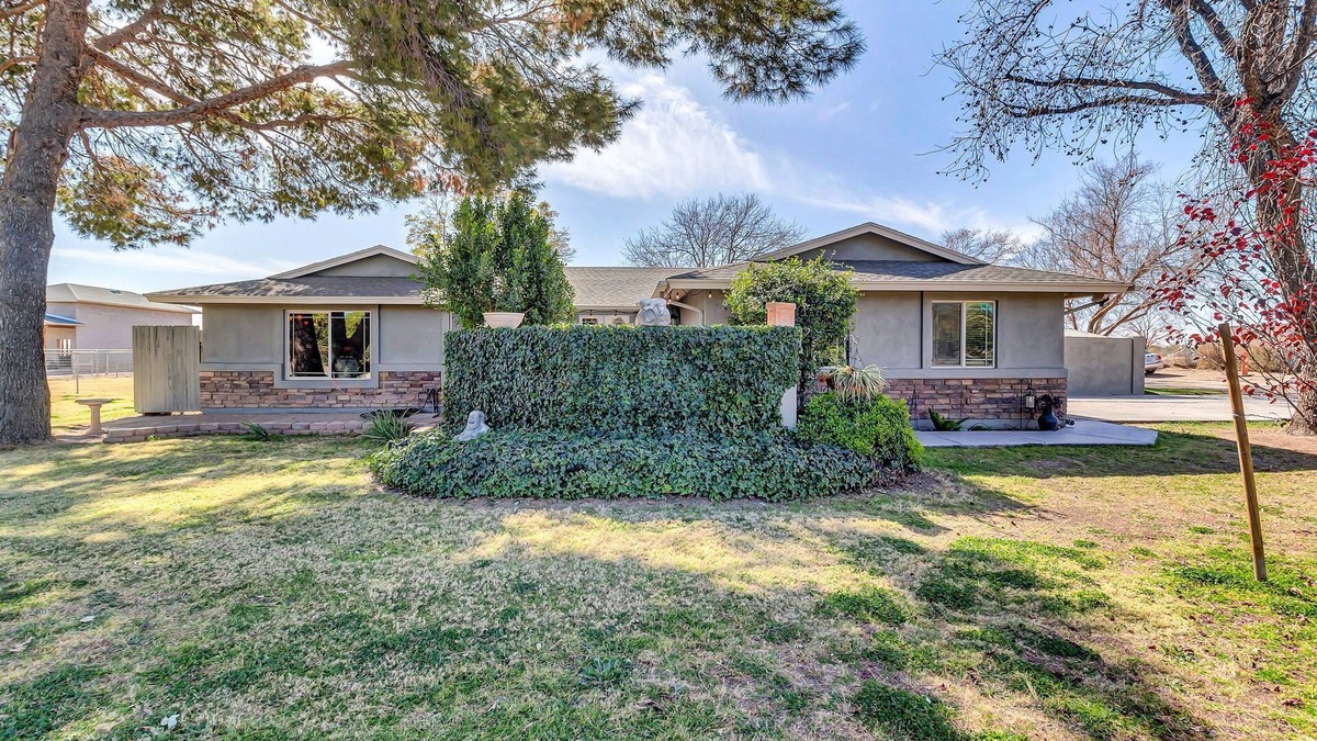 Gilbert House | Charming, Pet-friendly, 3-bedroom home in Gilbert with AC, WiFi, pool, hot tub