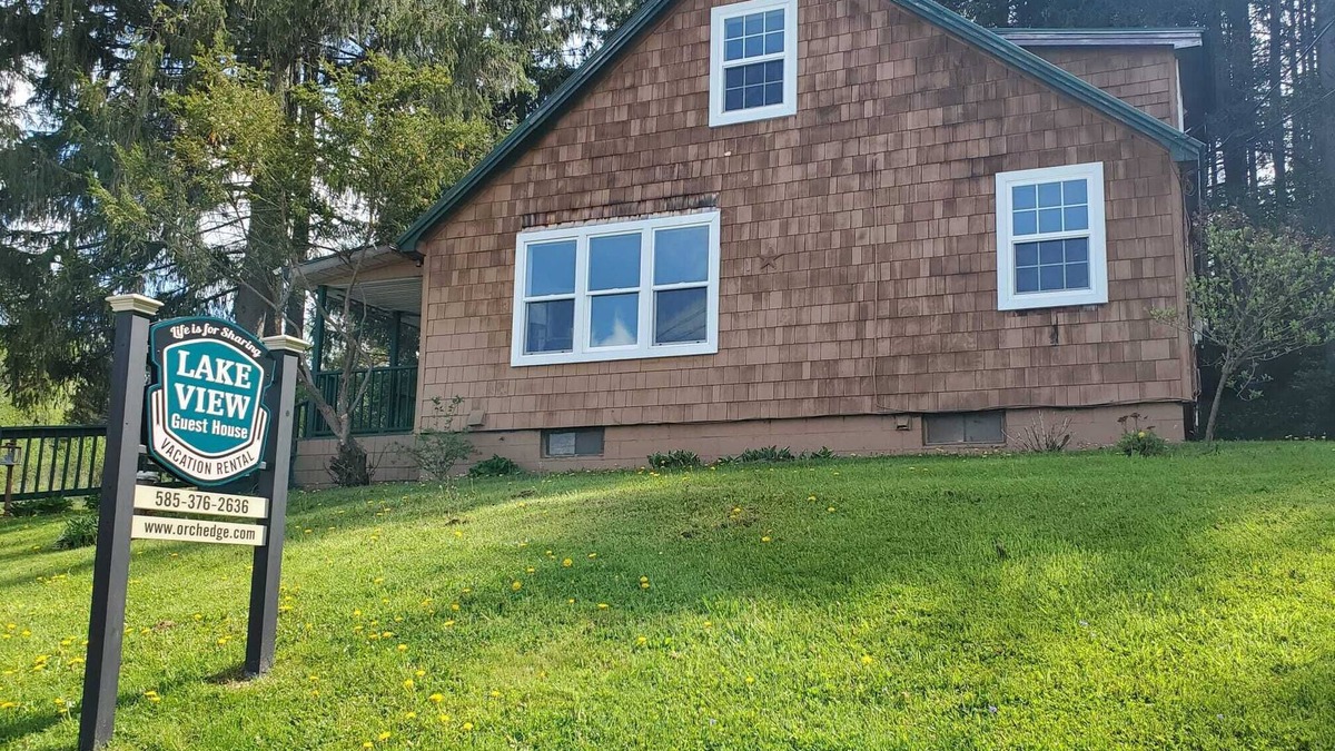 Cuba House | Charming, Pet Friendly, Lake View Home. Pontoon and/or Slip Available