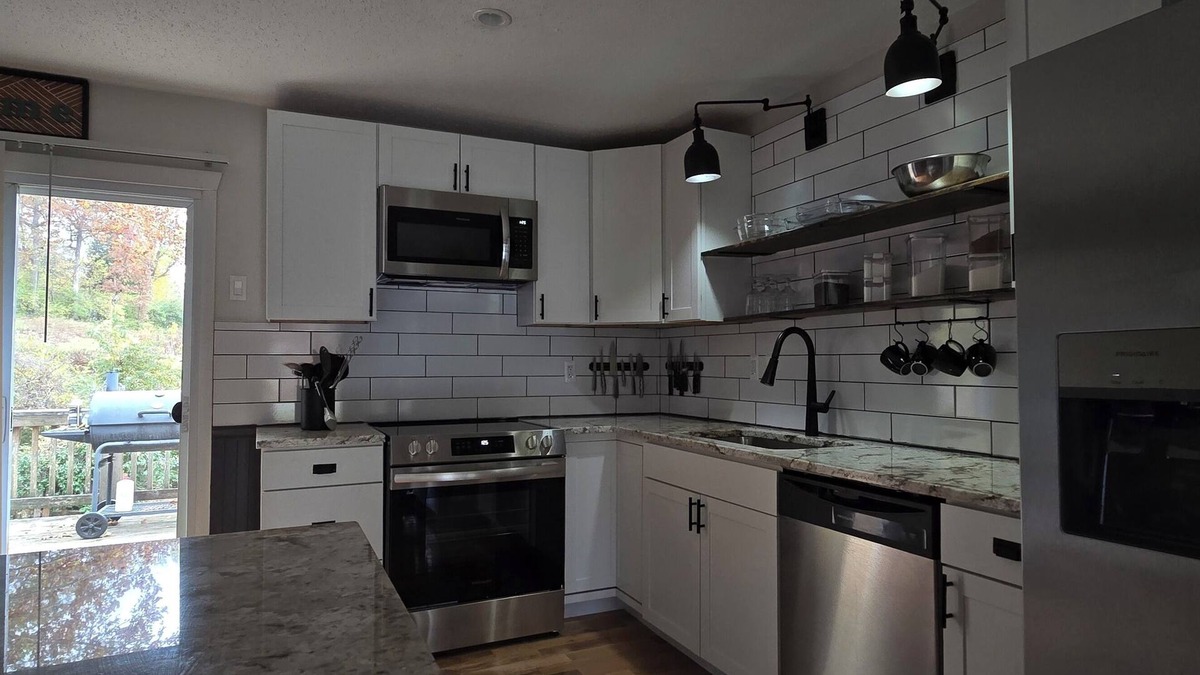 St. Peters House | Charming, Pet friendly, Long stay discounts, 6 miles to Convention Center