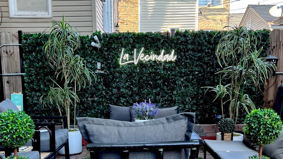 Heart of Chicago Apartment | Charming Pilsen Studio - Quick Access to Downtown Chicago!