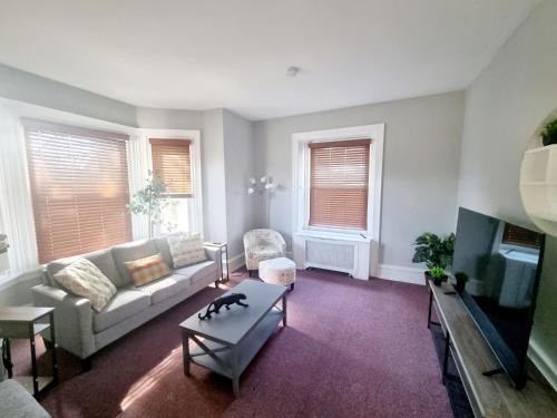 Elkins Park Apartment | Charming Place To Call Home