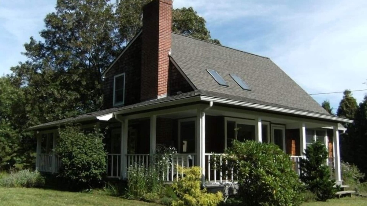 Jamestown House | Charming Private 2+ Bedroom Cottage, North End of Conanicut Point, Jamestown