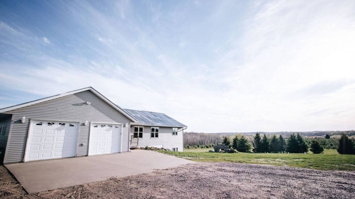 Sand Creek House | Charming & Private 2 BR Country Getaway