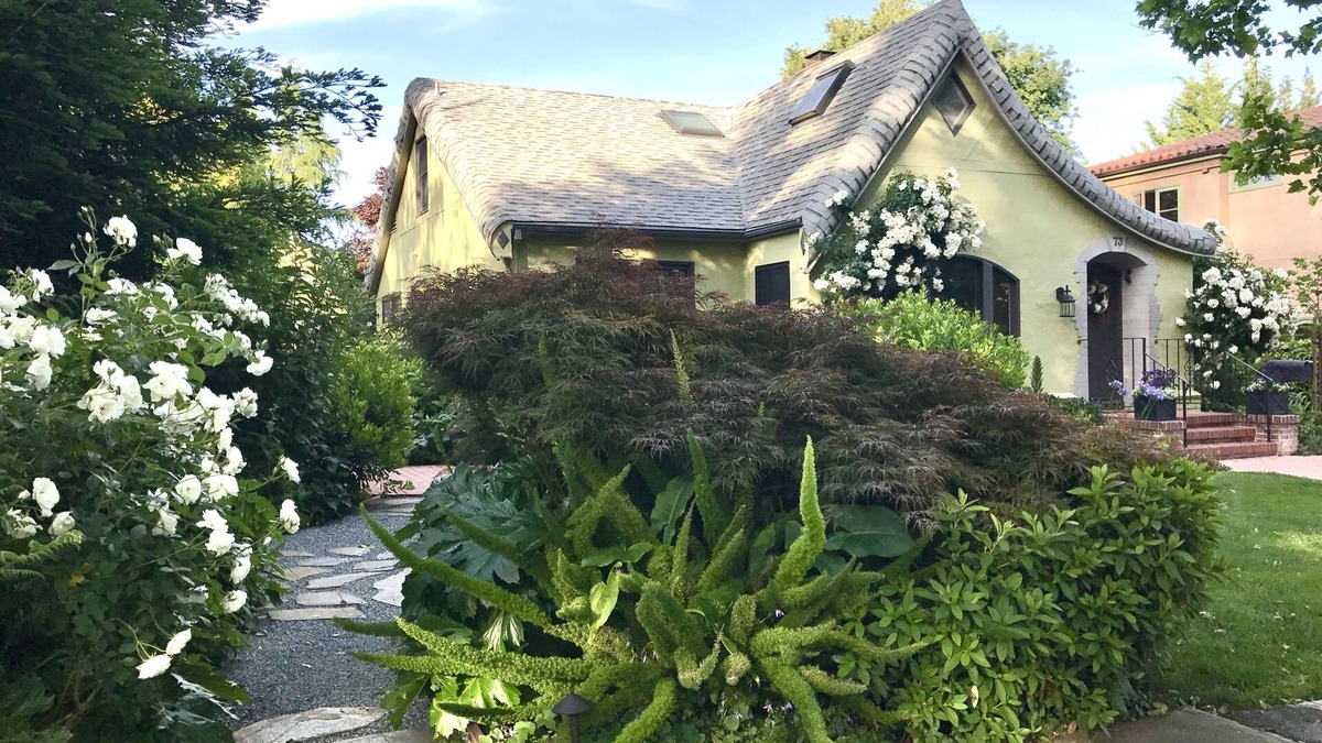Oak Knoll - Redwood Park Cottage | Charming Private Garden Cottage in Mount Carmel, Redwood City