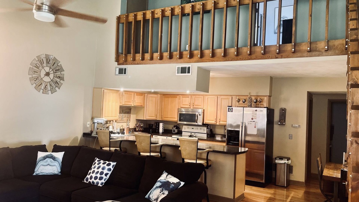 Charleston House | Charming private home with hot tub and patio