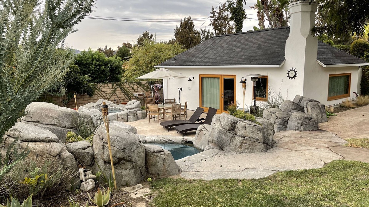 Glenwood Apartment | Charming, Private, Poolside Cottage
