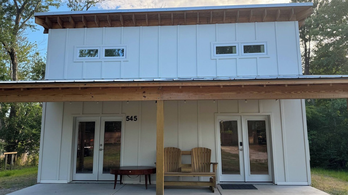 Hampstead Cottage | Charming, private, quiet and family-friendly Cottage in Hampstead NC