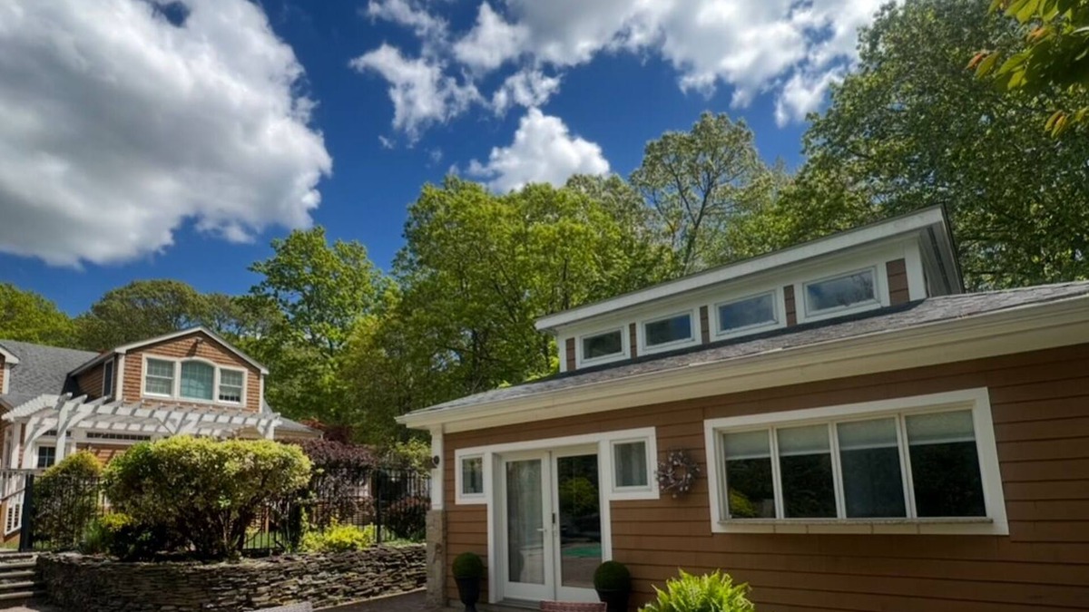 Wading River Apartment | “Charming private studio, kitchenette setup, cable TV, private entrance.”