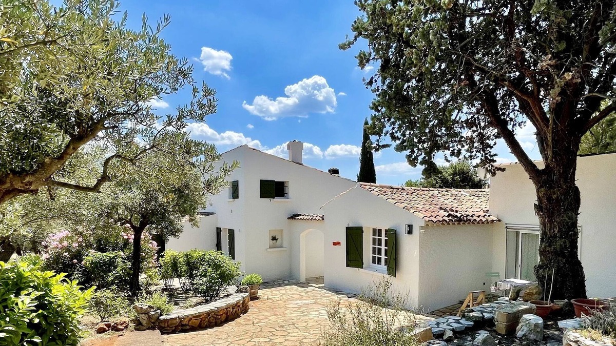 Aups Villa | Charming Provencal villa with swimming pool in the heart of olive groves