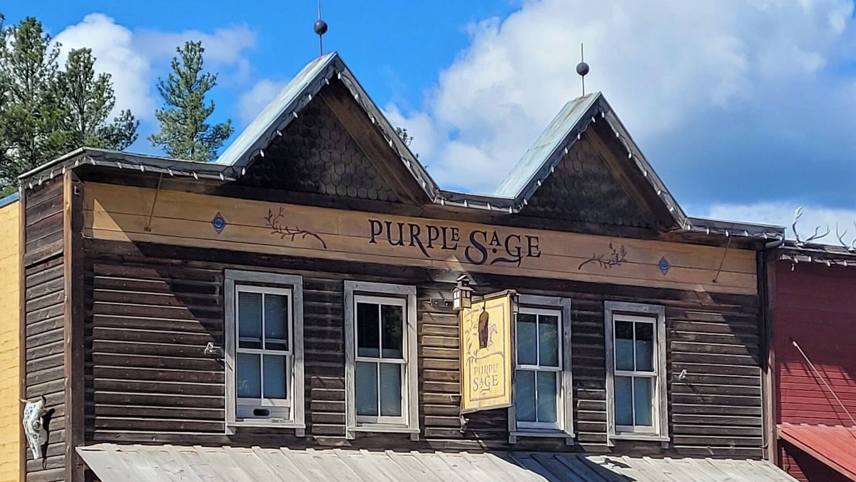 Winthrop Apartment | Charming Purple Sage 'Boardwalk' Apt located in downtown Winthrop, WA!
