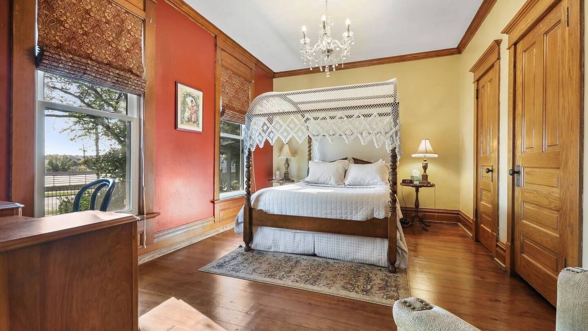 Sturgeon Bay Hotel | Charming Queen Suite, two person jet tub, downtown