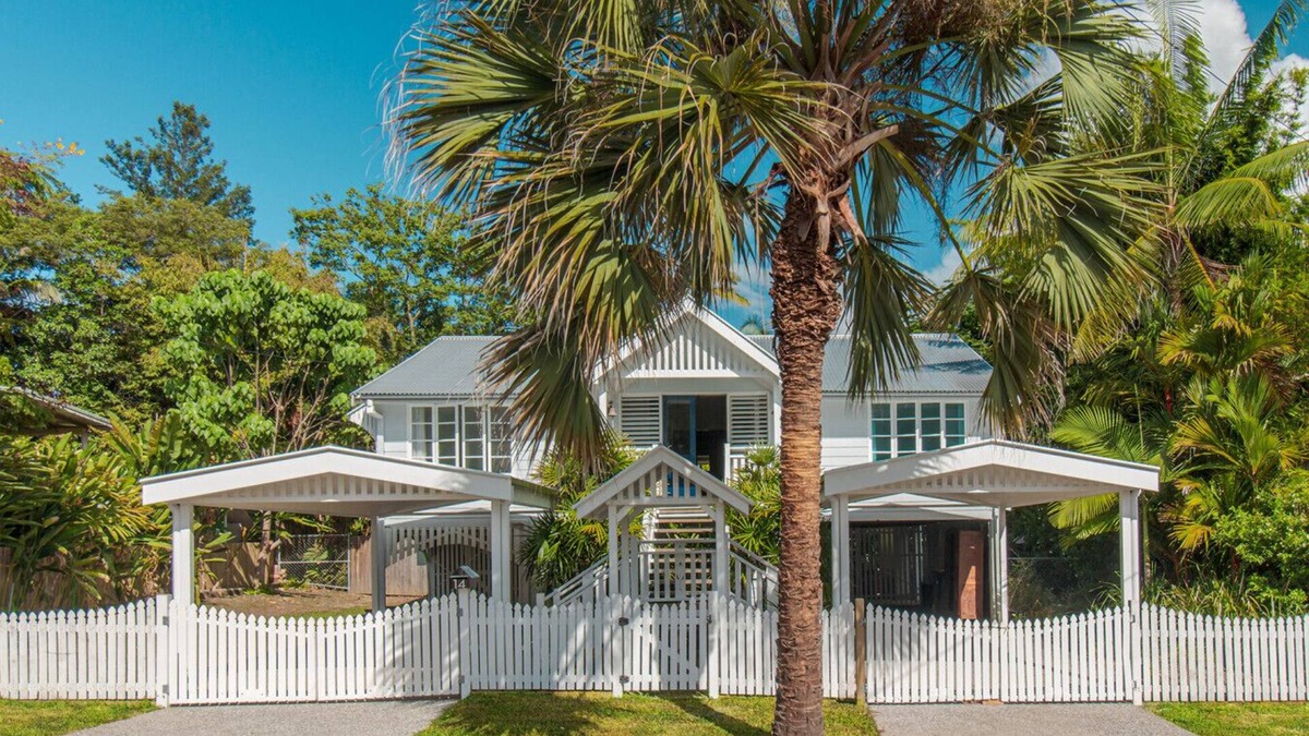Edge Hill House | Charming Queenslander with Pool – Perfect Family or Friends Getaway in Cairns