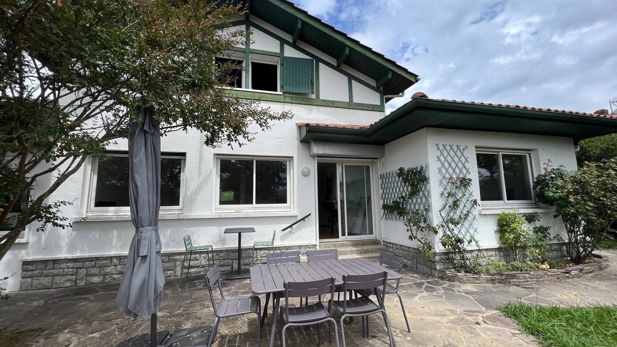 Saint-Jean-de-Luz House | Charming quiet house with swimming pool close to beaches and town center!