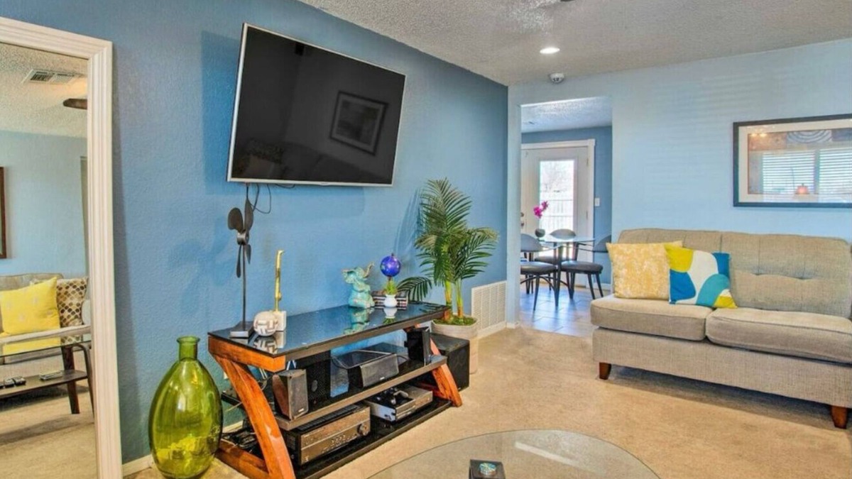 South Oklahoma City House | Charming quiet 3-bedroom house in nice neighborhood