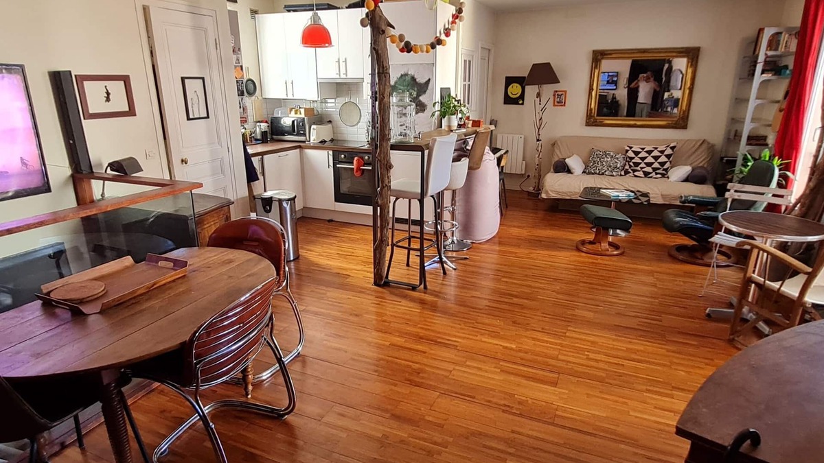 Quartier des Grandes-Carrieres Apartment | CHARMING & QUIET DUPLEX in MONTMARTRE for 8 with 2 wc, 2 bathrooms.