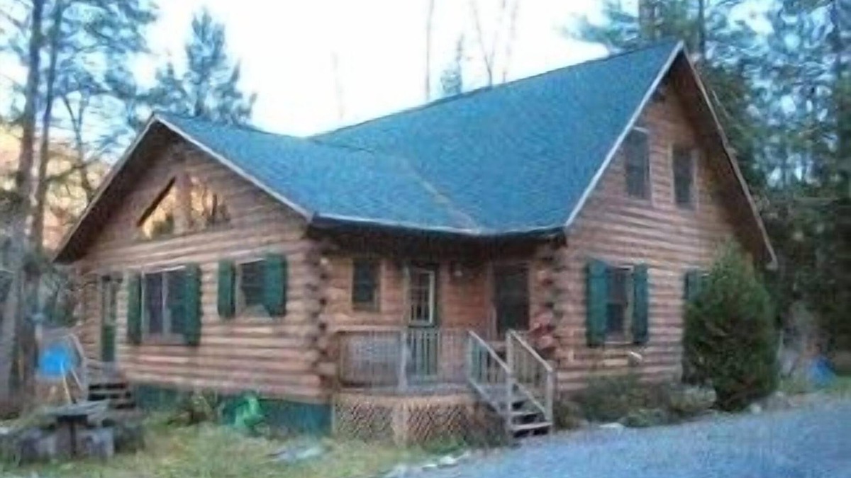 Hillsdale Cabin | Charming, Quiet, River Front