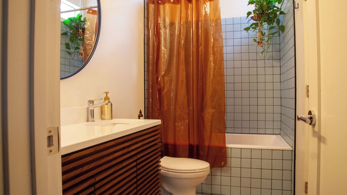 Schnitzelburg House | Charming Quiet Urban Retreat Near Restaurants and Bars in Germantown