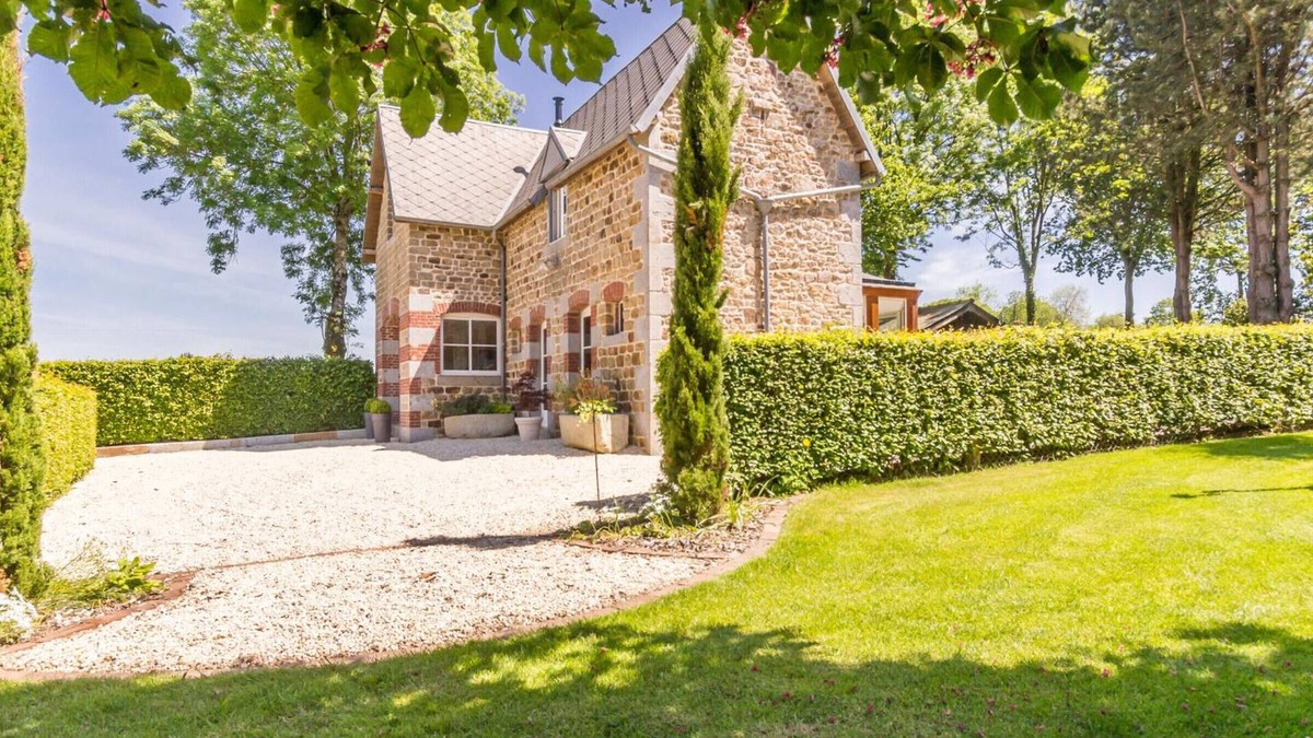 Villedieu-les-Poeles-Rouffigny Cottage | Charming Renovated Cottage with Beautiful Garden View - Near Mont St-Michel