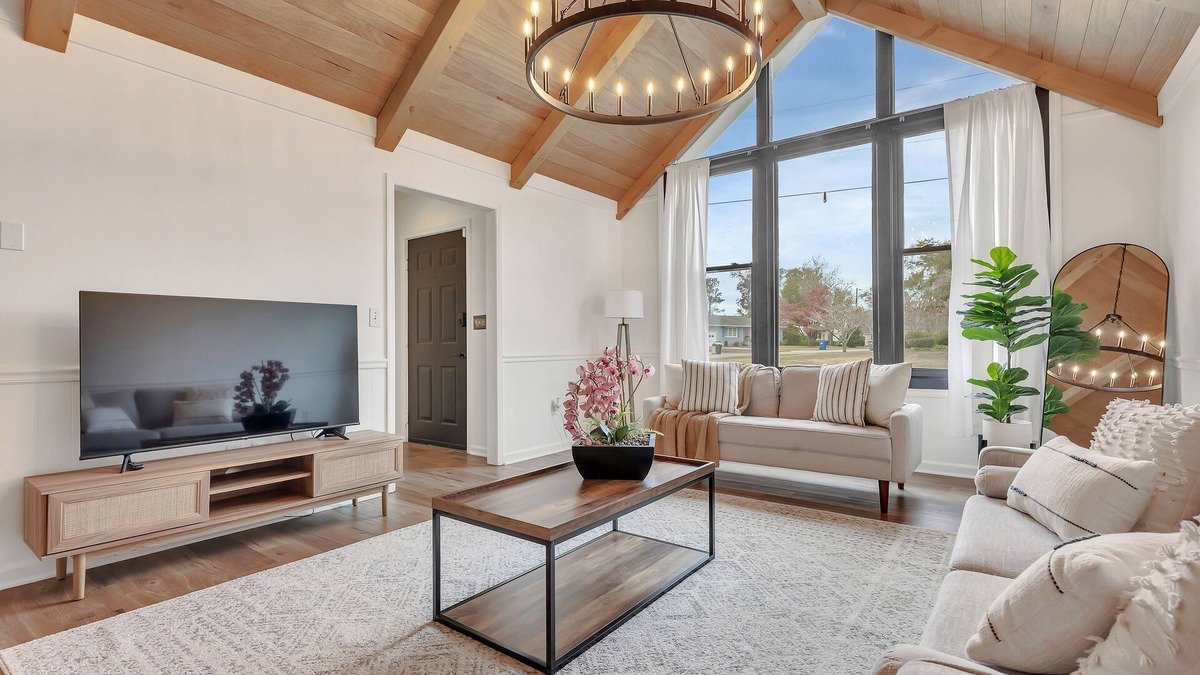 Kings Grant House | Charming ranch in Wilmington