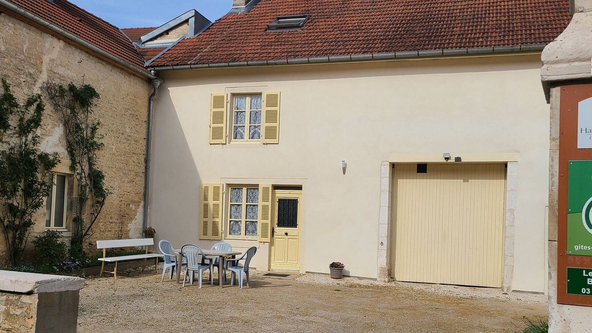 Aubepierre-sur-Aube Cottage | Charming Restored House: 4 Bedrooms, Garden, Garage, Central Heating - Aubepierre-sur-Aube