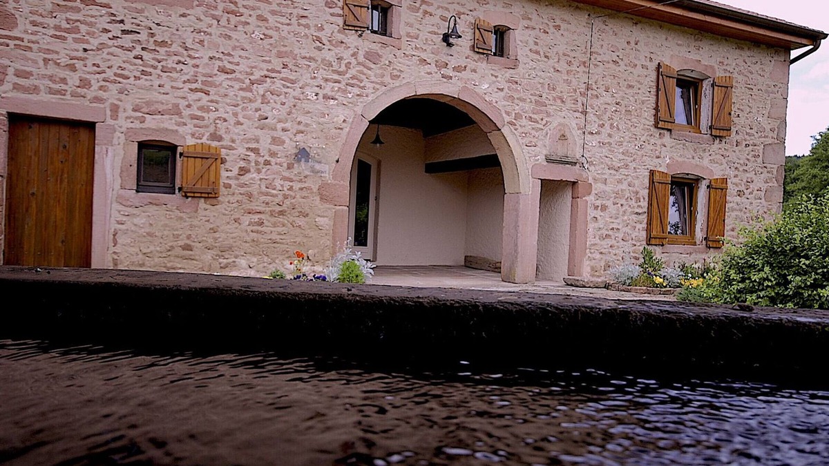Belmont-sur-Buttant Cottage | Charming Renovated Farmhouse with Modern Amenities in Scenic Vosges Countryside
