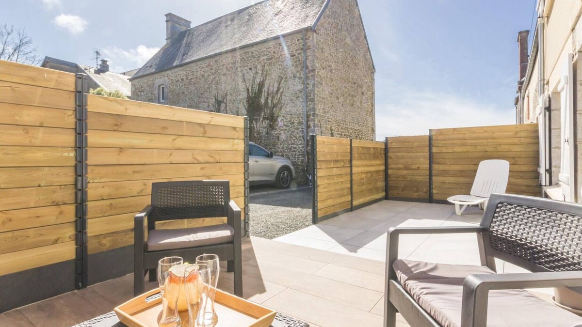 Lingreville Cottage | Charming Renovated House, Near Sandy Beaches, with Terrace and Modern Amenities