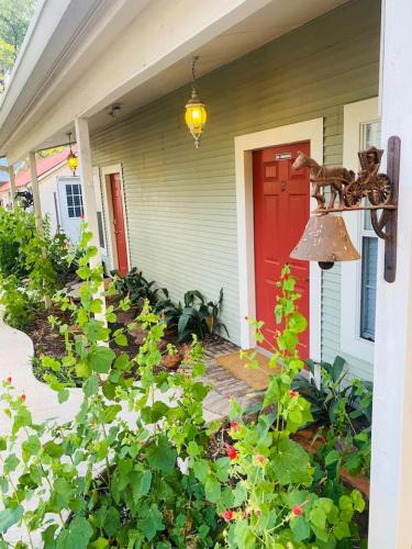 Smithville Apartment | Charming Red Owl Courts Studio