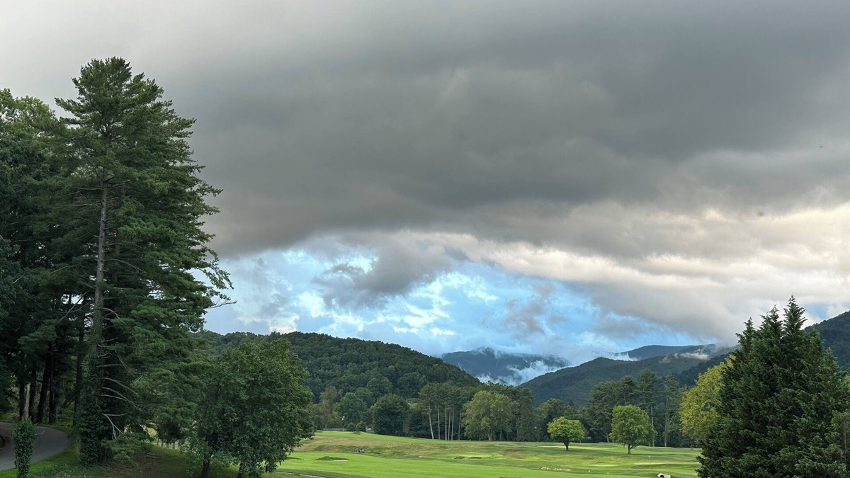 Waynesville House | Charming & Relaxing 1-bedroom unit with Mountain Views in beautiful Waynesville