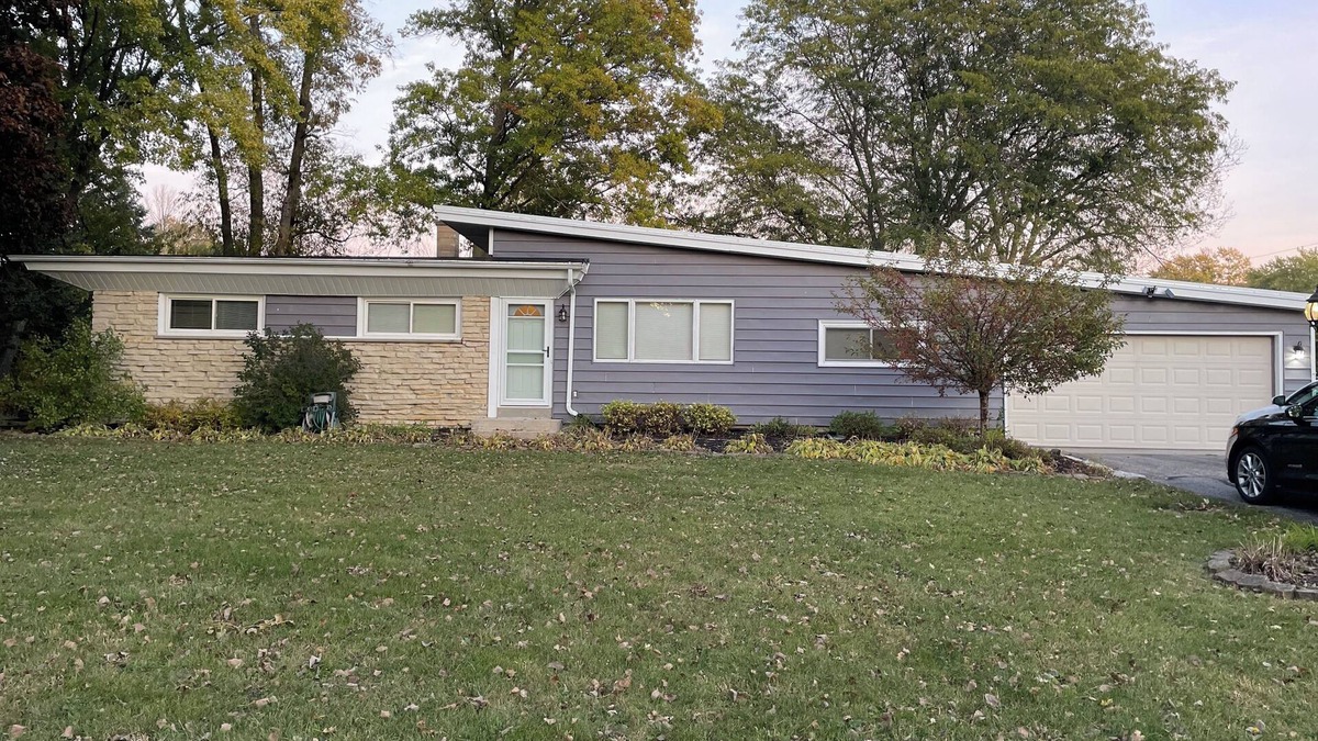 Menomonee Falls House | Charming remodeled 2-bedroom furnished home in safe, delightful Menomonee Falls