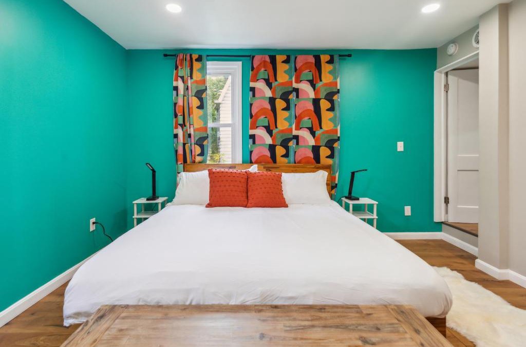 Castle Shannon House | Charming Remodeled 3-BR Bungalow near Attractions