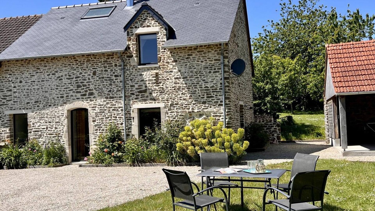 Canville-la-Rocque Cottage | Charming Renovated House with Garden, Near Beaches in Cotentin